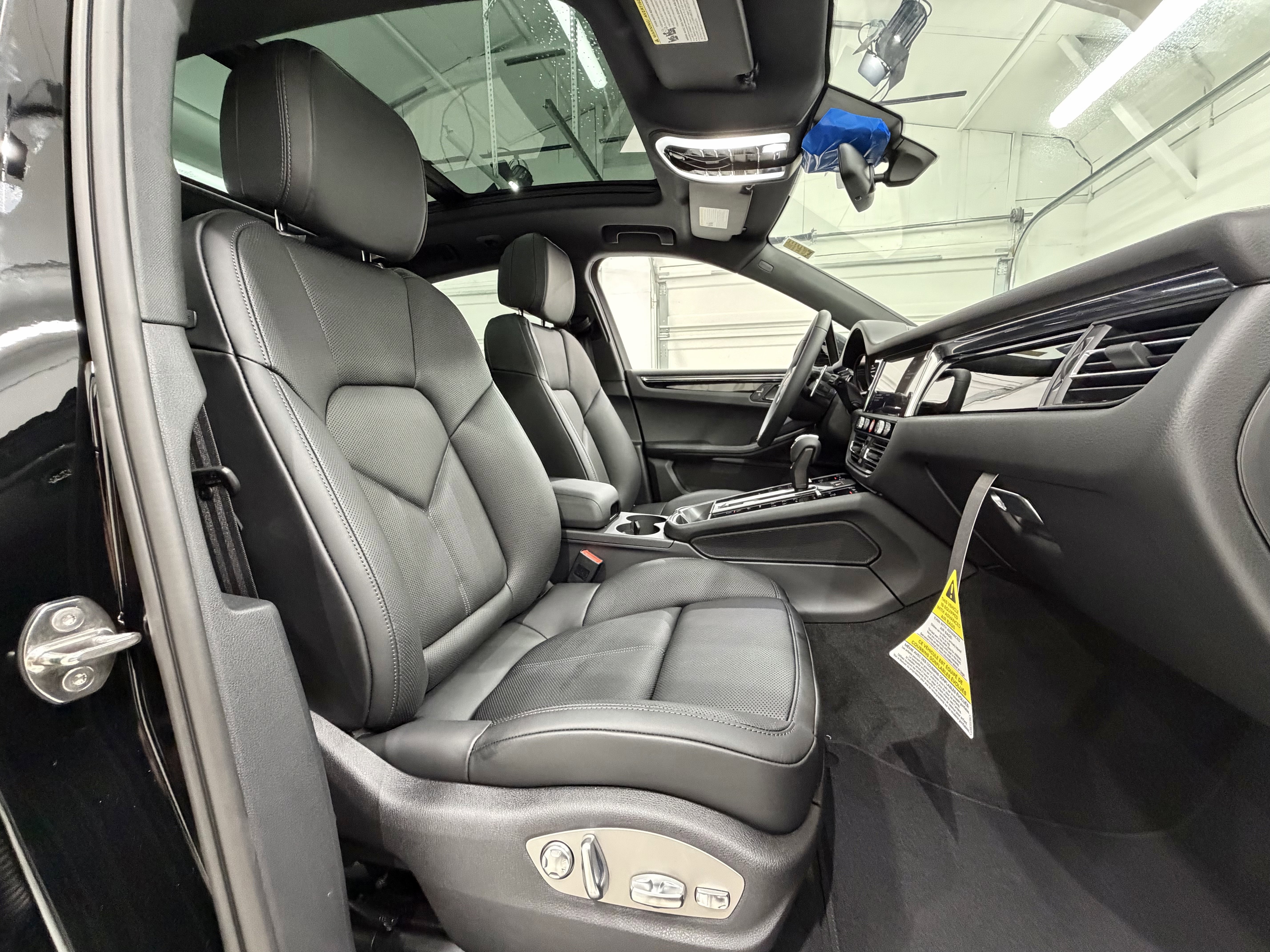 New 2026 Porsche Macan image 23