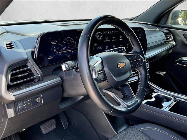 Used 2025 Chevrolet Traverse LT FWD image 14