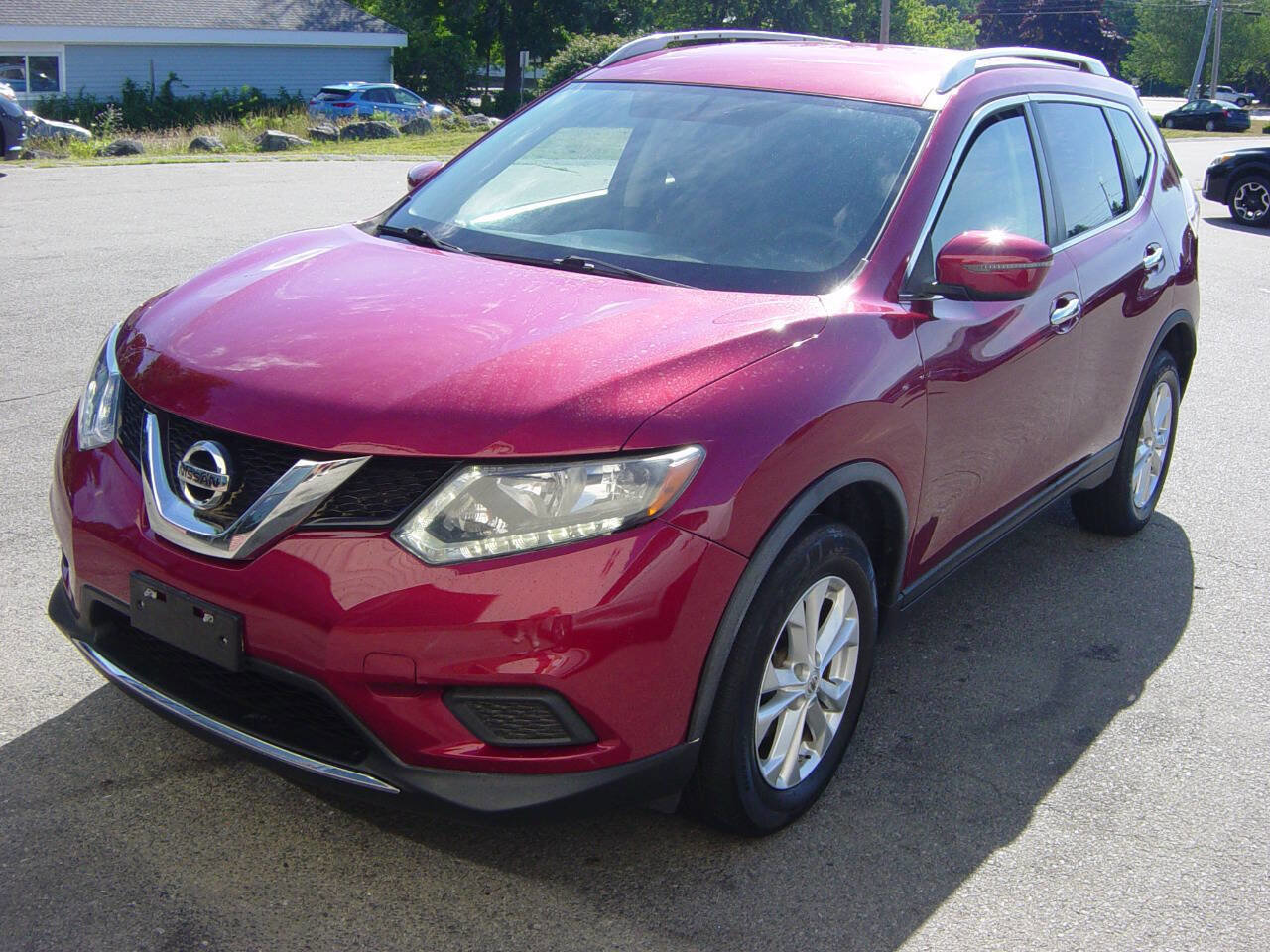 Used 2016 Nissan Rogue SV image 1