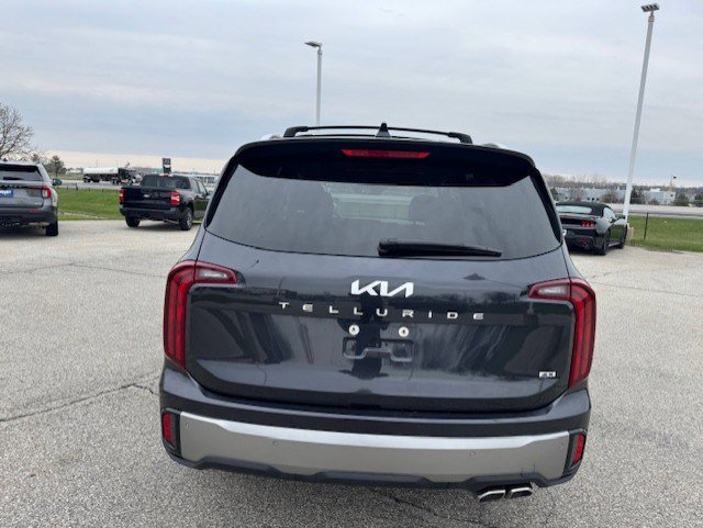 Used 2025 Kia Telluride S image 8