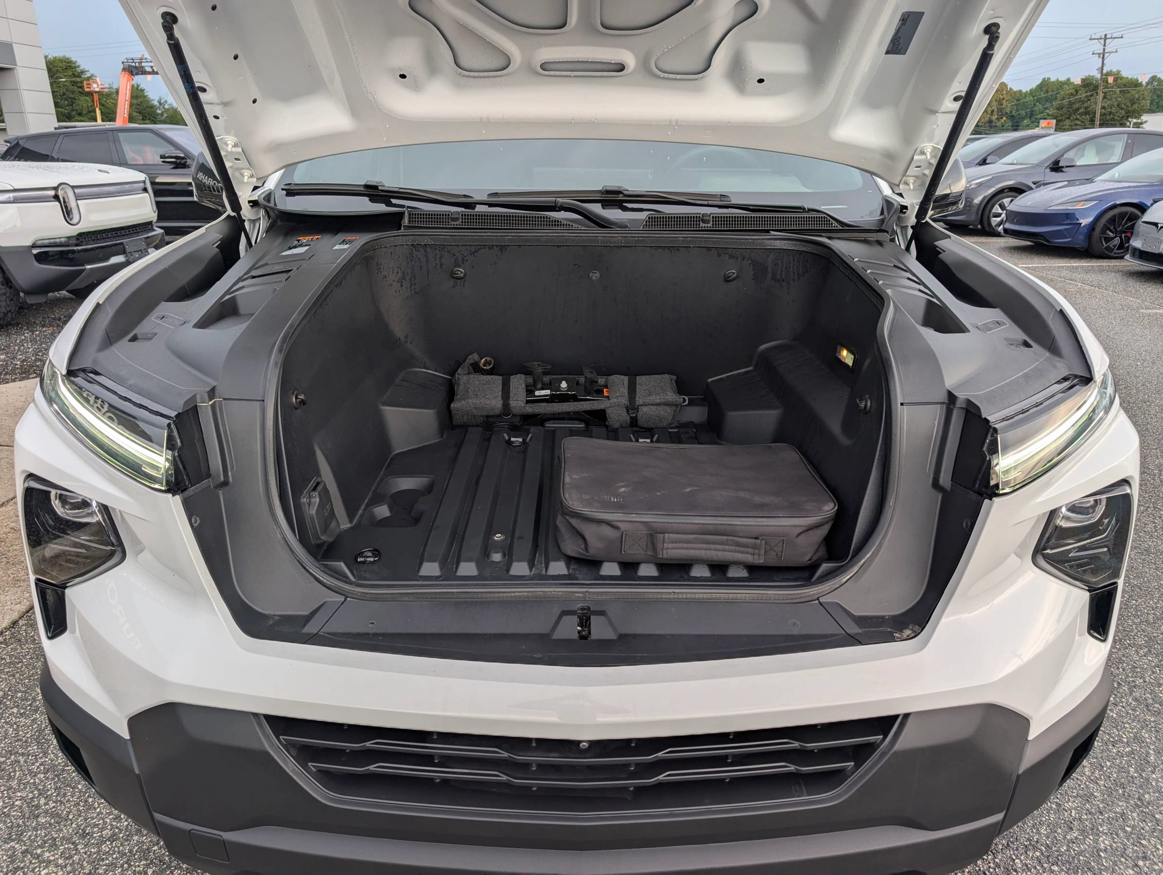Used 2024 Chevrolet Silverado EV W/T AWD/4WD image 34
