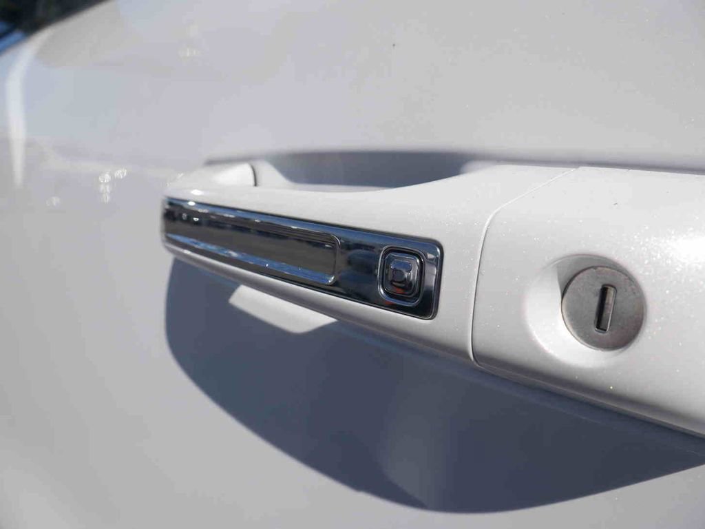 Used 2022 RAM 1500 Limited w/ Body-Colour Bumper Group image 14