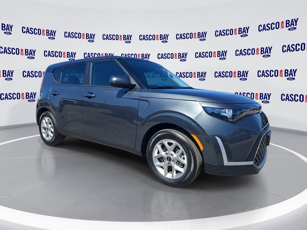 Used 2025 Kia Soul LX w/ LX Technology Package FWD image 1