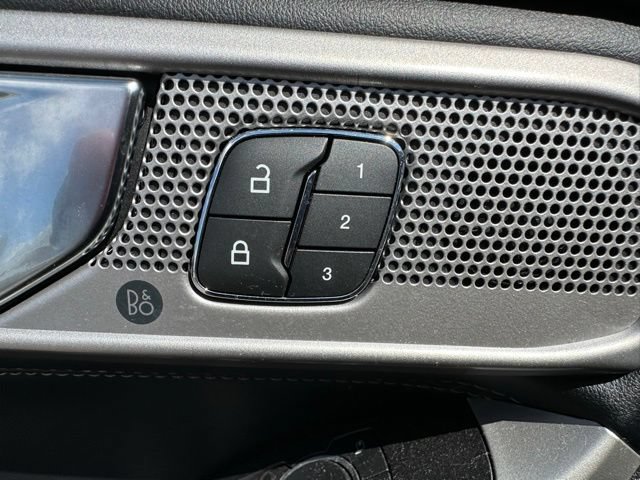 Used 2022 Ford Explorer Limited w/ Equipment Group 301A AWD/4WD image 27