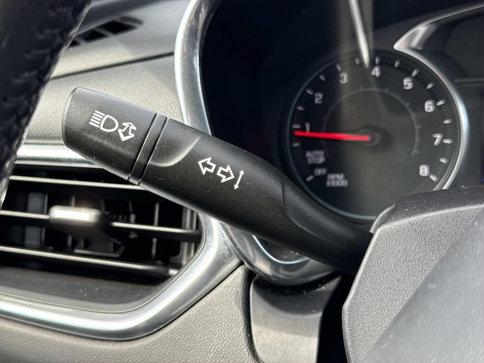 Used 2019 Chevrolet Equinox LT FWD image 16