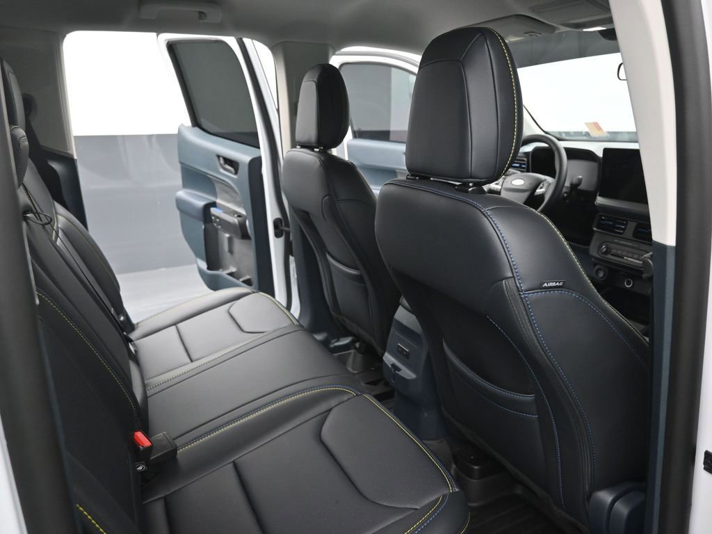 Used 2025 Ford Maverick Lobo image 12