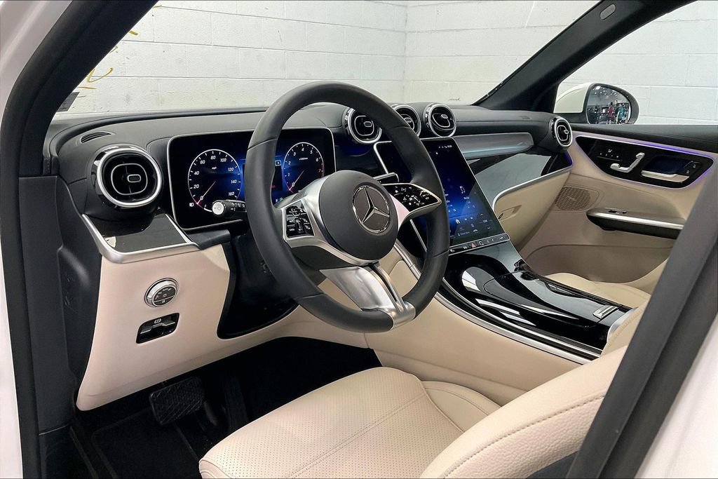 Used 2024 Mercedes-Benz GLC 300 4MATIC image 12