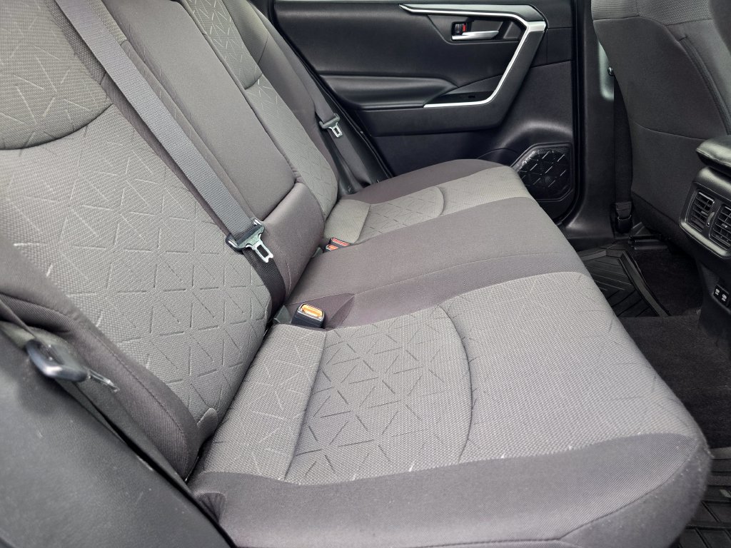 Used 2021 Toyota RAV4 XLE w/ Convenience Package AWD/4WD image 15