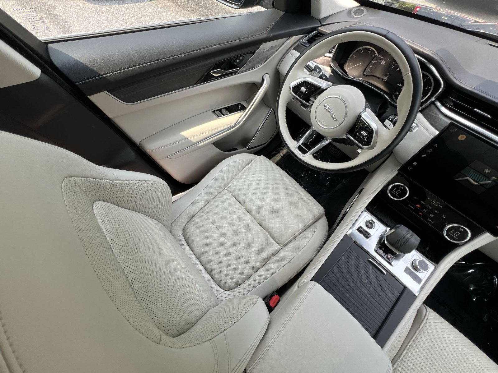 Used 2022 Jaguar F-PACE S AWD/4WD image 16