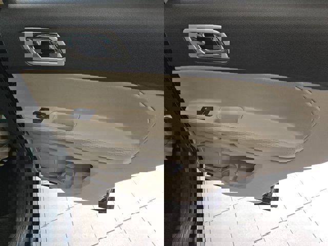 Used 2013 Ford Explorer XLT image 8