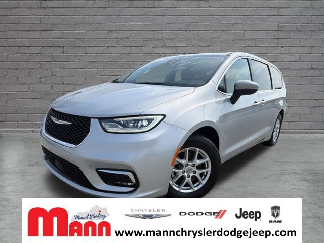 Used 2023 Chrysler Pacifica Touring-L