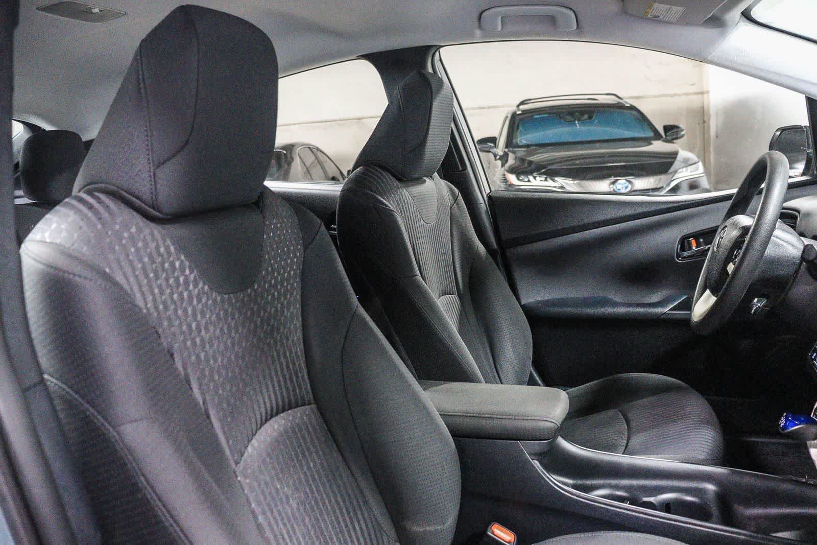 Certified 2017 Toyota Prius Two w/ Carpet Mat Package FWD image 18