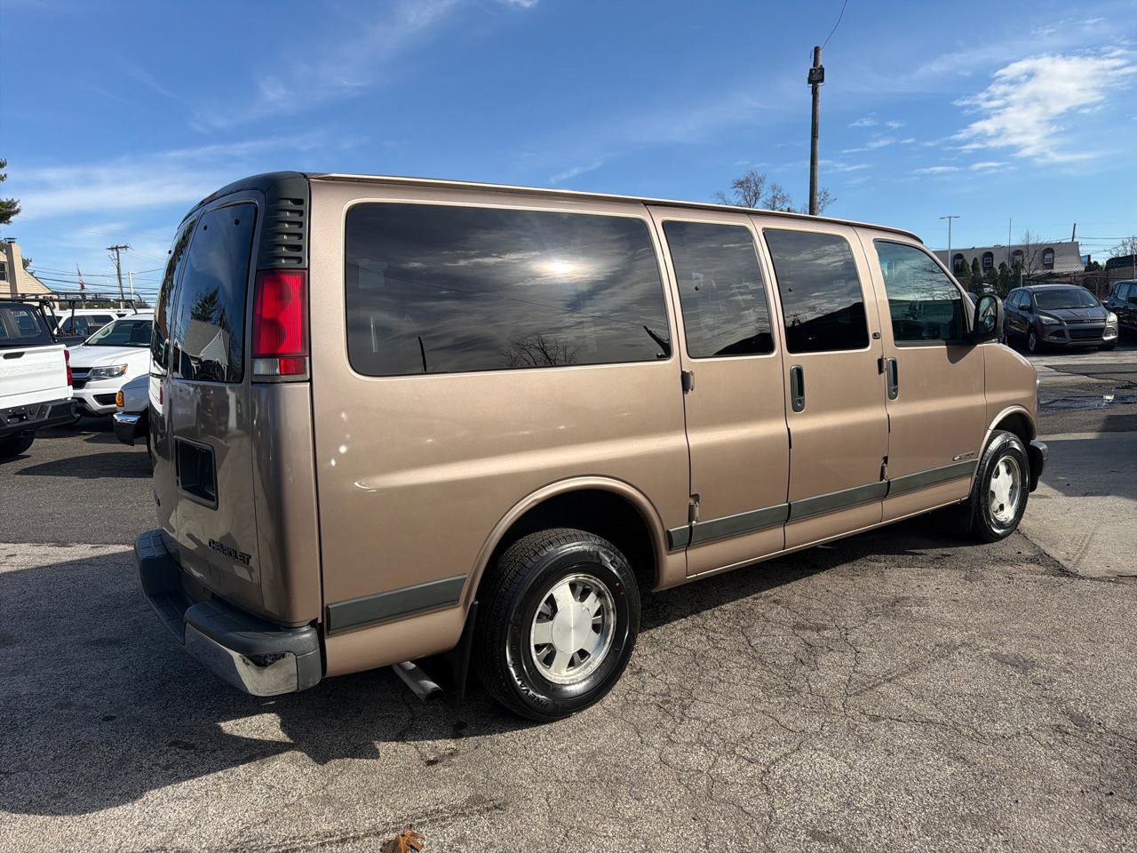 Used 2002 Chevrolet Express 1500 1500 Express Crew w/ LS Preferred Equipment Group RWD image 6
