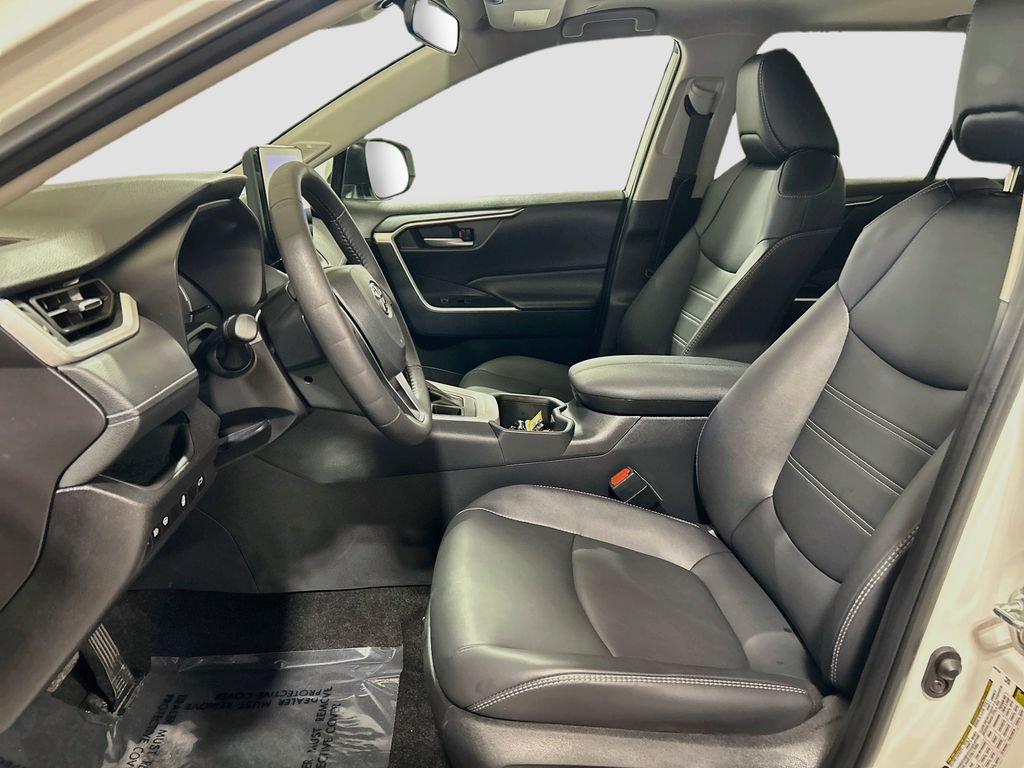 Used 2025 Toyota RAV4 XLE Premium w/ Weather Package AWD/4WD image 20
