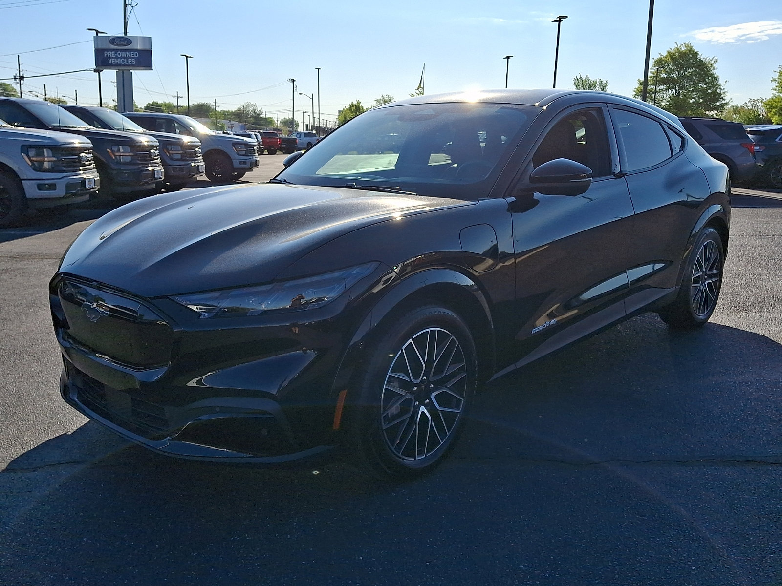 Used 2025 Ford Mustang Mach-E Premium AWD/4WD image 3