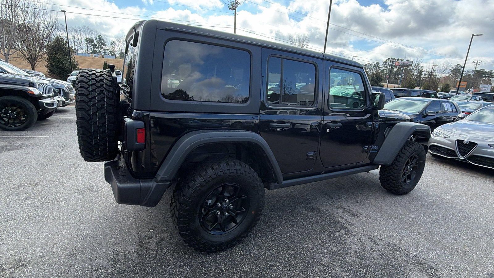Used 2025 Jeep Wrangler Willys 4xe image 8