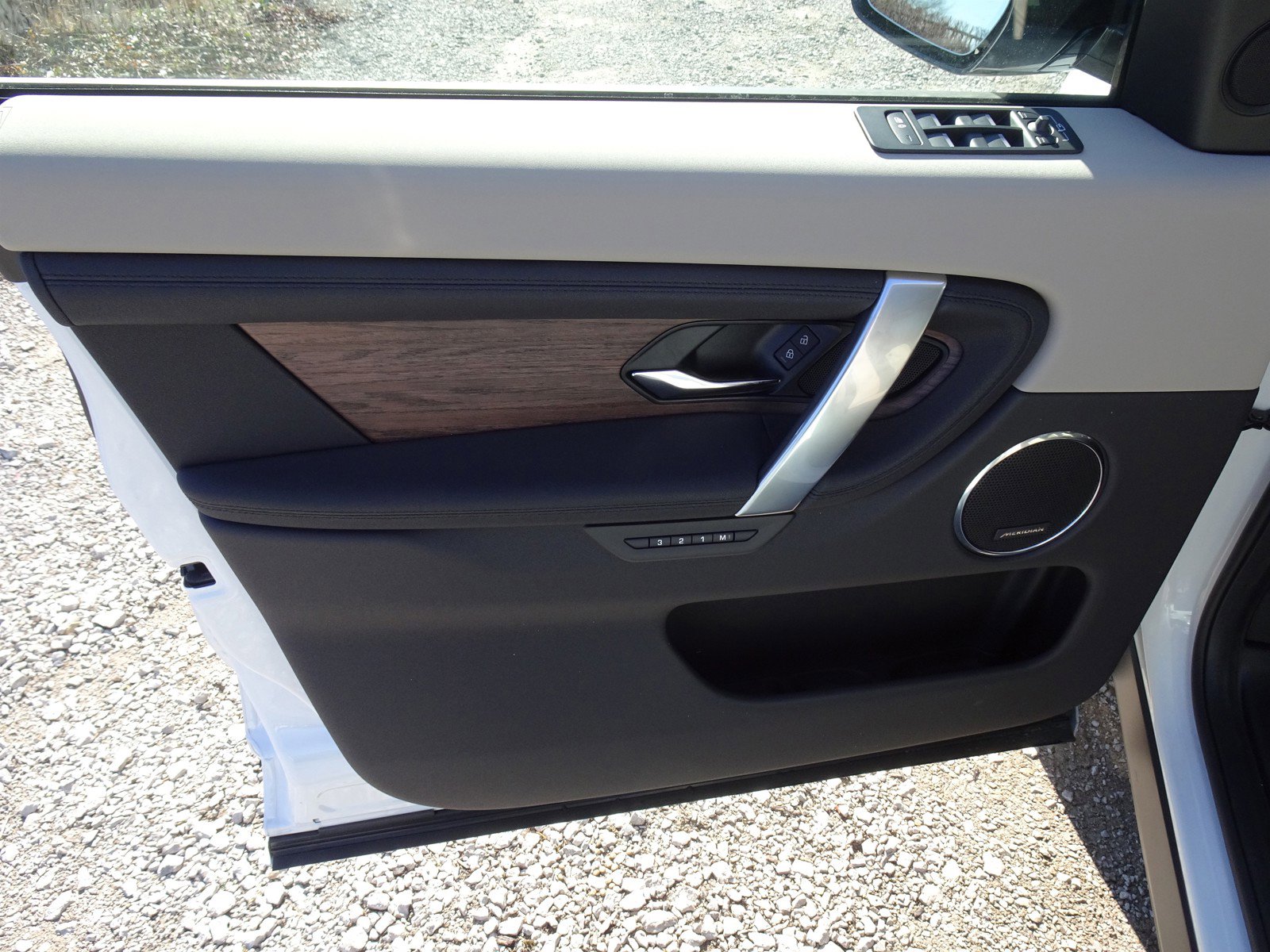 New 2025 Land Rover Discovery Sport S image 17