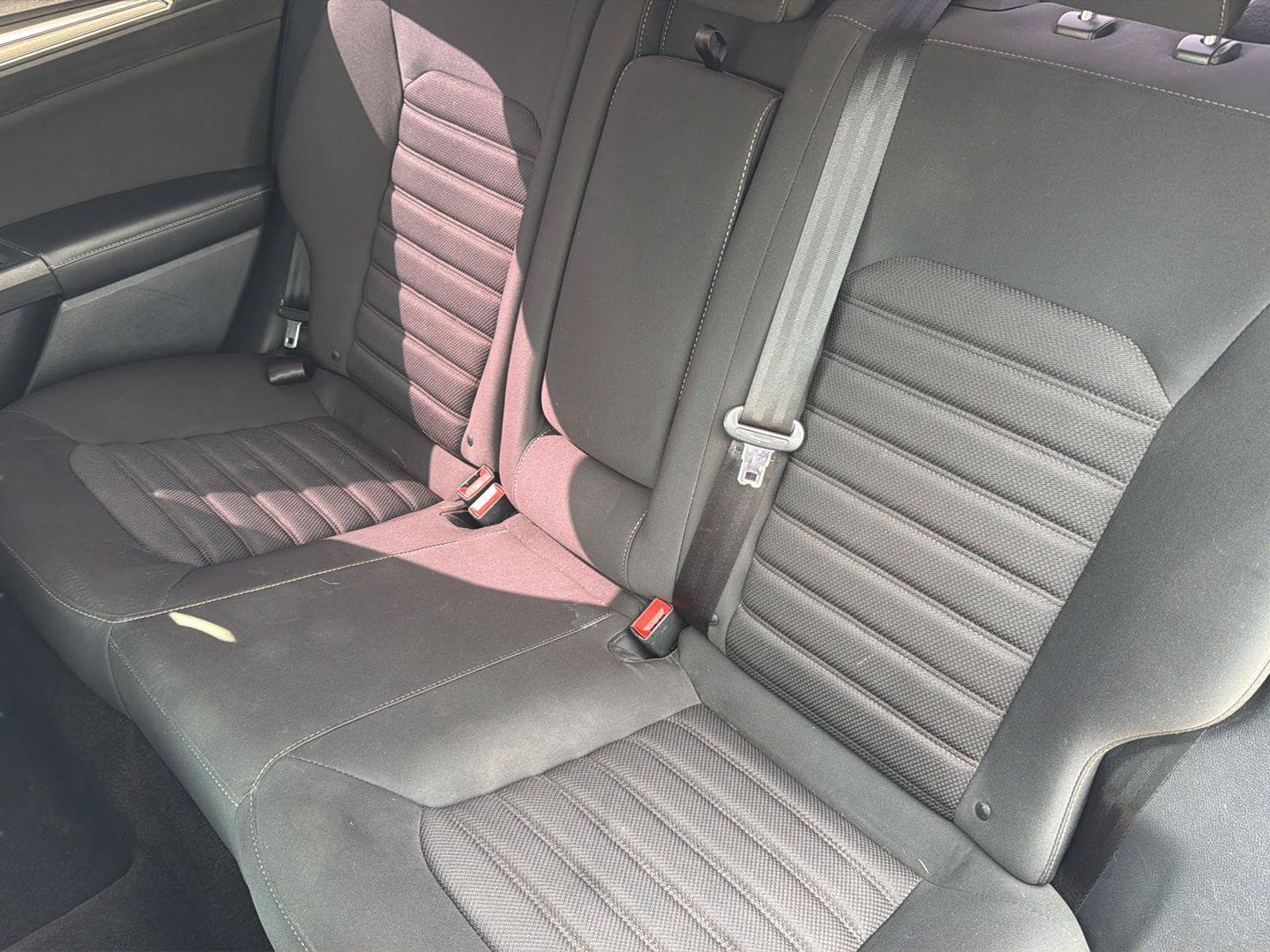 Used 2019 Ford Fusion SE FWD image 13