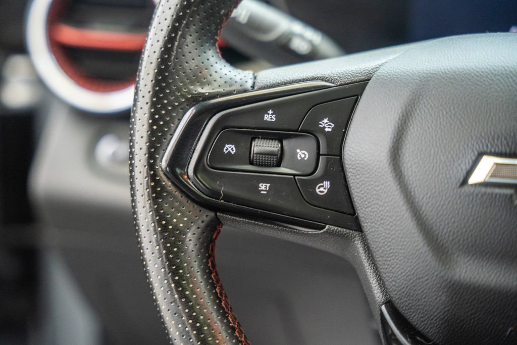 Used 2024 Chevrolet Trax RS w/ Sunroof Package FWD image 27