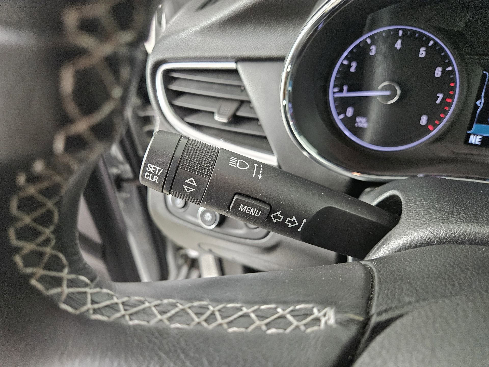 Used 2018 Buick Encore Sport Touring FWD image 21