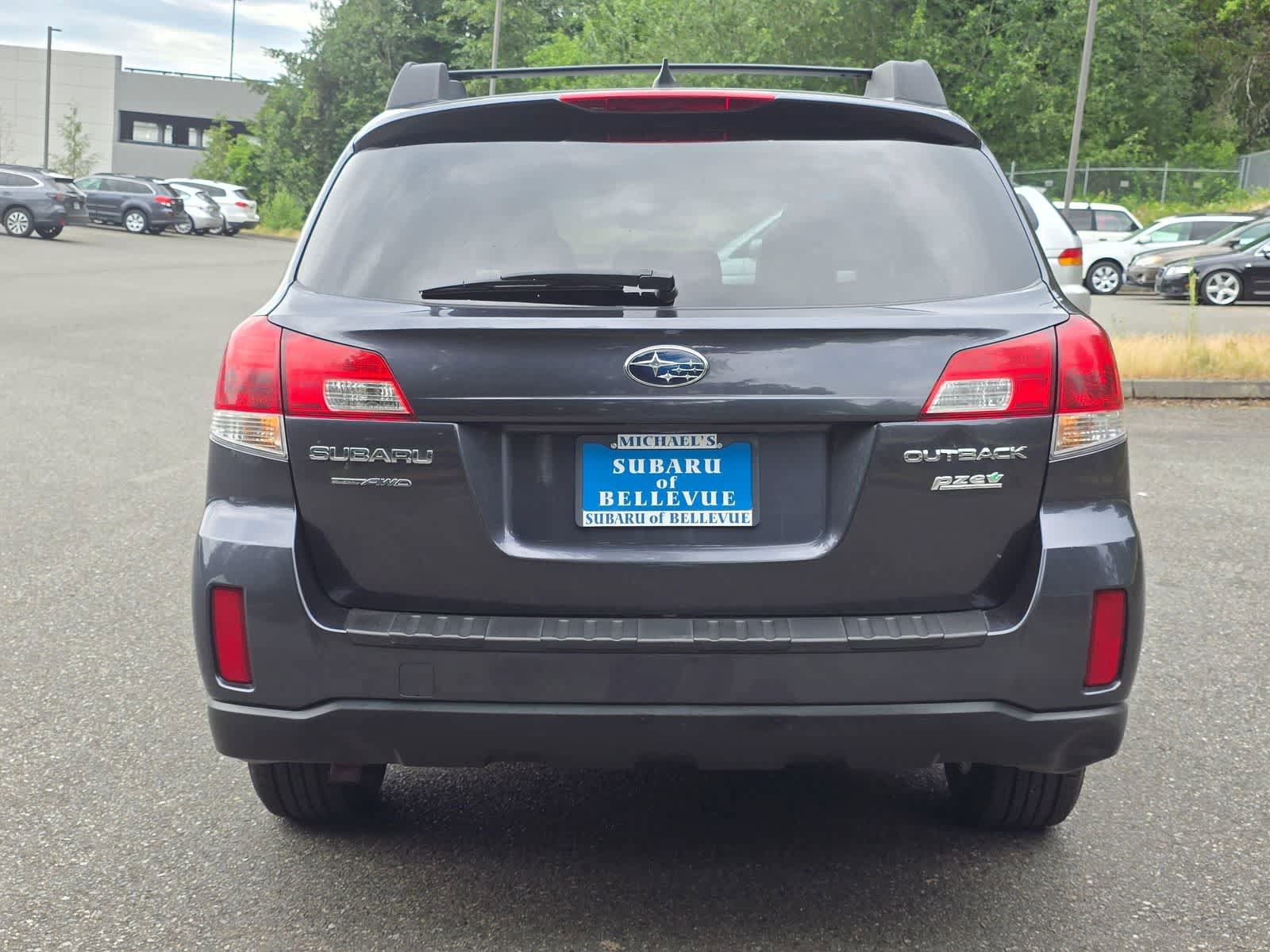 Used 2012 Subaru Outback 2.5i Limited AWD/4WD image 4