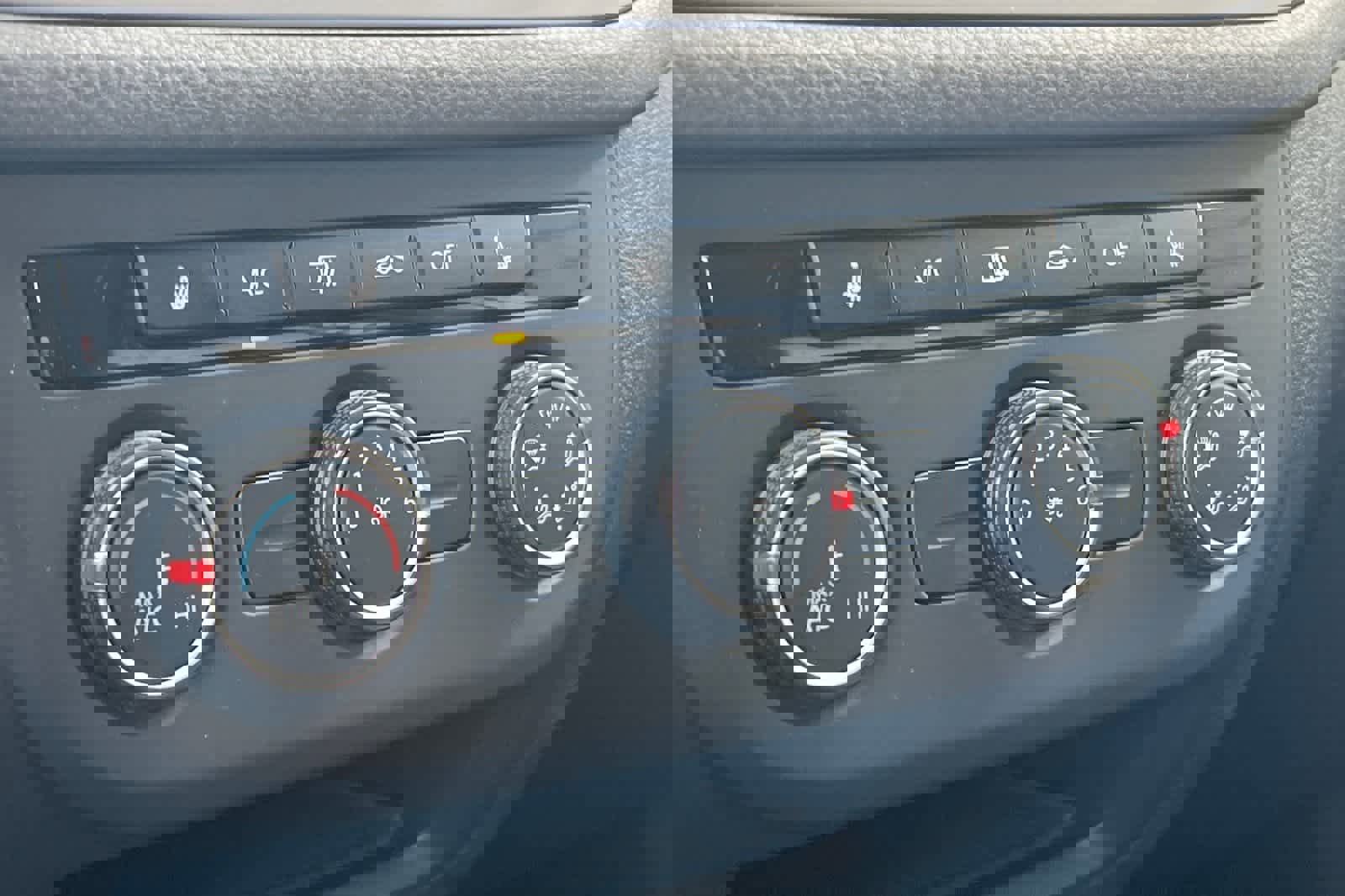 Used 2017 Volkswagen Tiguan S image 21