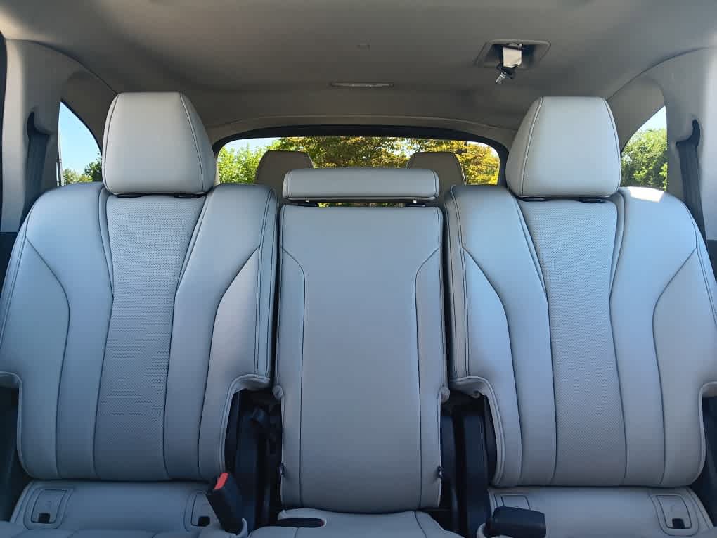 Used 2024 Acura MDX SH-AWD w/ Technology Package image 12