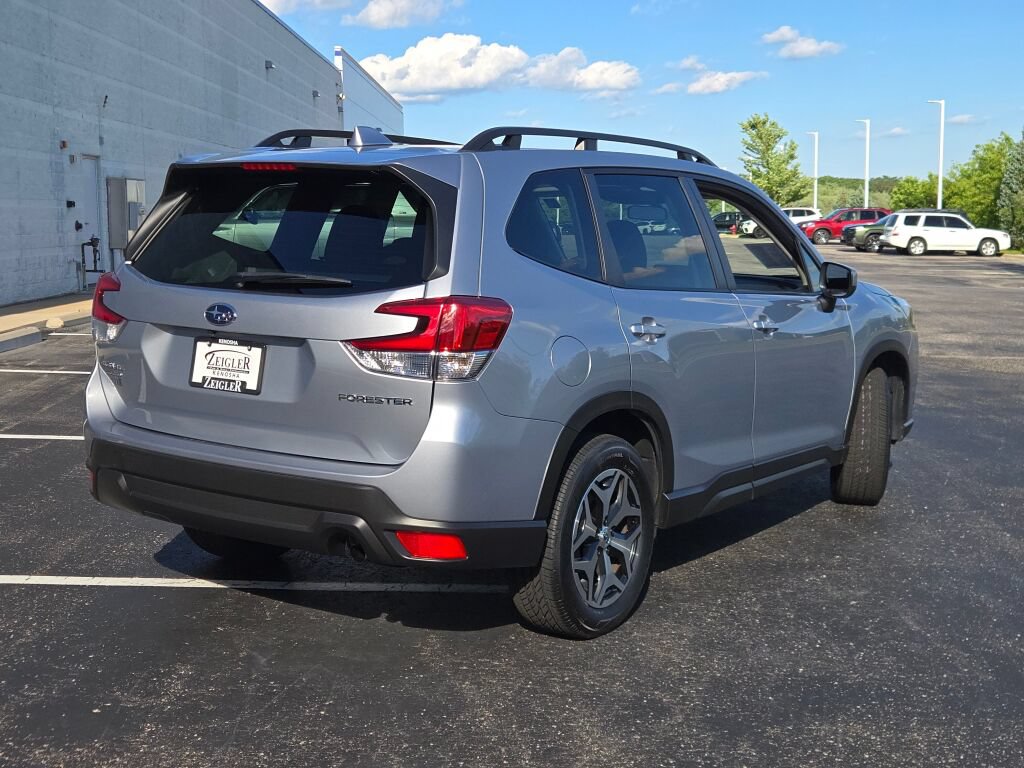 Used 2023 Subaru Forester Premium AWD/4WD image 11