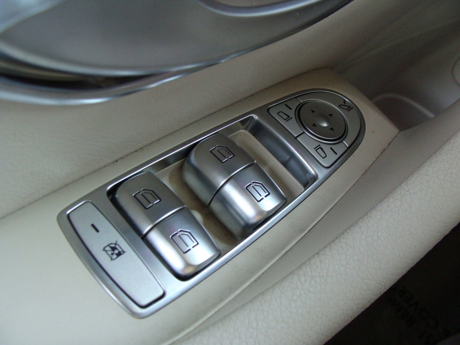 Used 2018 Mercedes-Benz E 300 4MATIC image 36