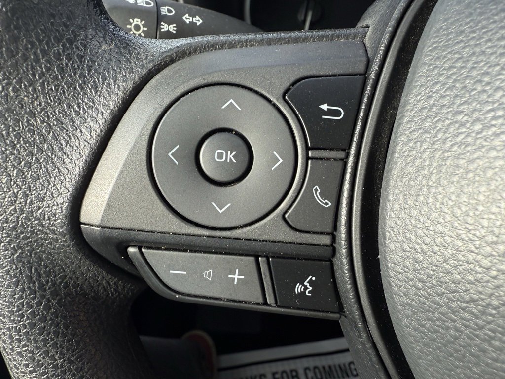 Used 2025 Toyota RAV4 XLE image 19