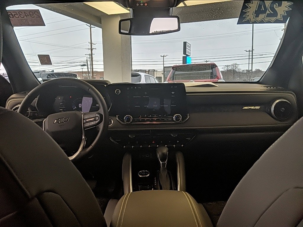 Used 2024 Chevrolet Colorado ZR2 w/ Safety Package image 14