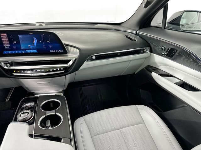 Used 2024 Cadillac Lyriq Sport image 29