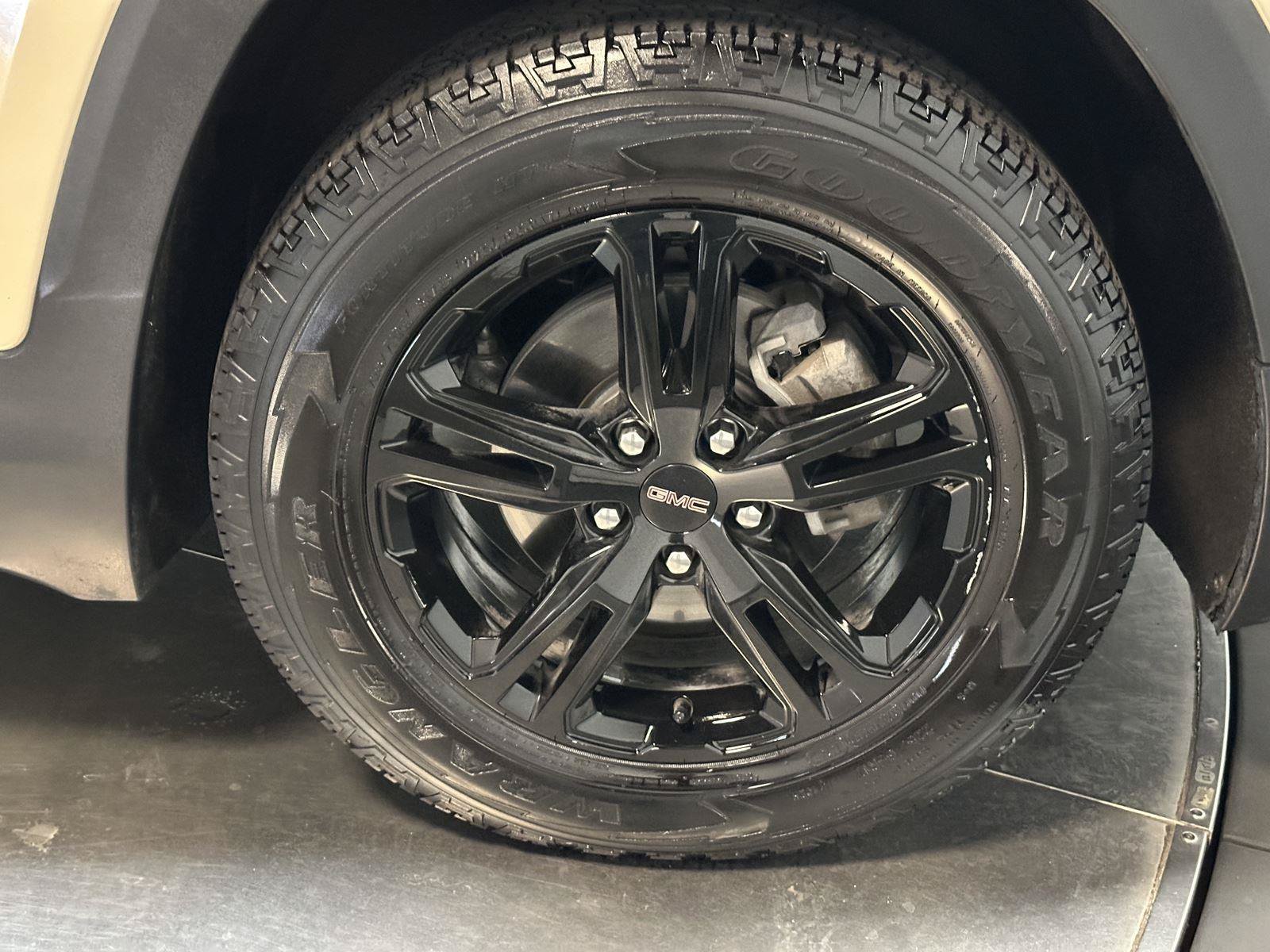 Used 2023 GMC Terrain AT4 AWD/4WD image 17