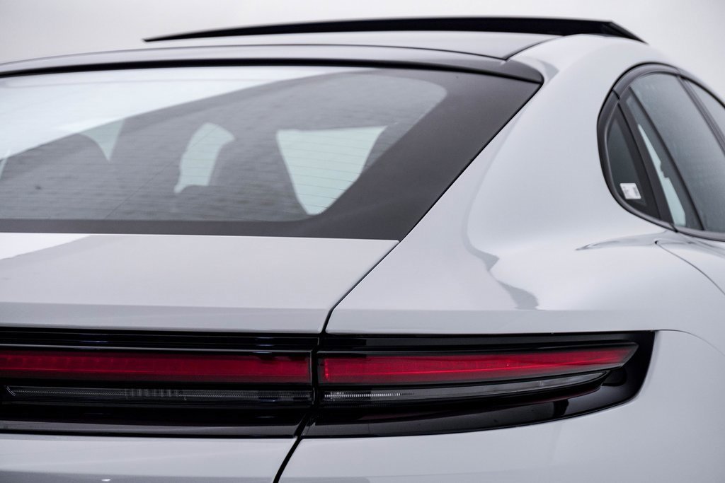 Certified 2025 Porsche Panamera 4 image 13