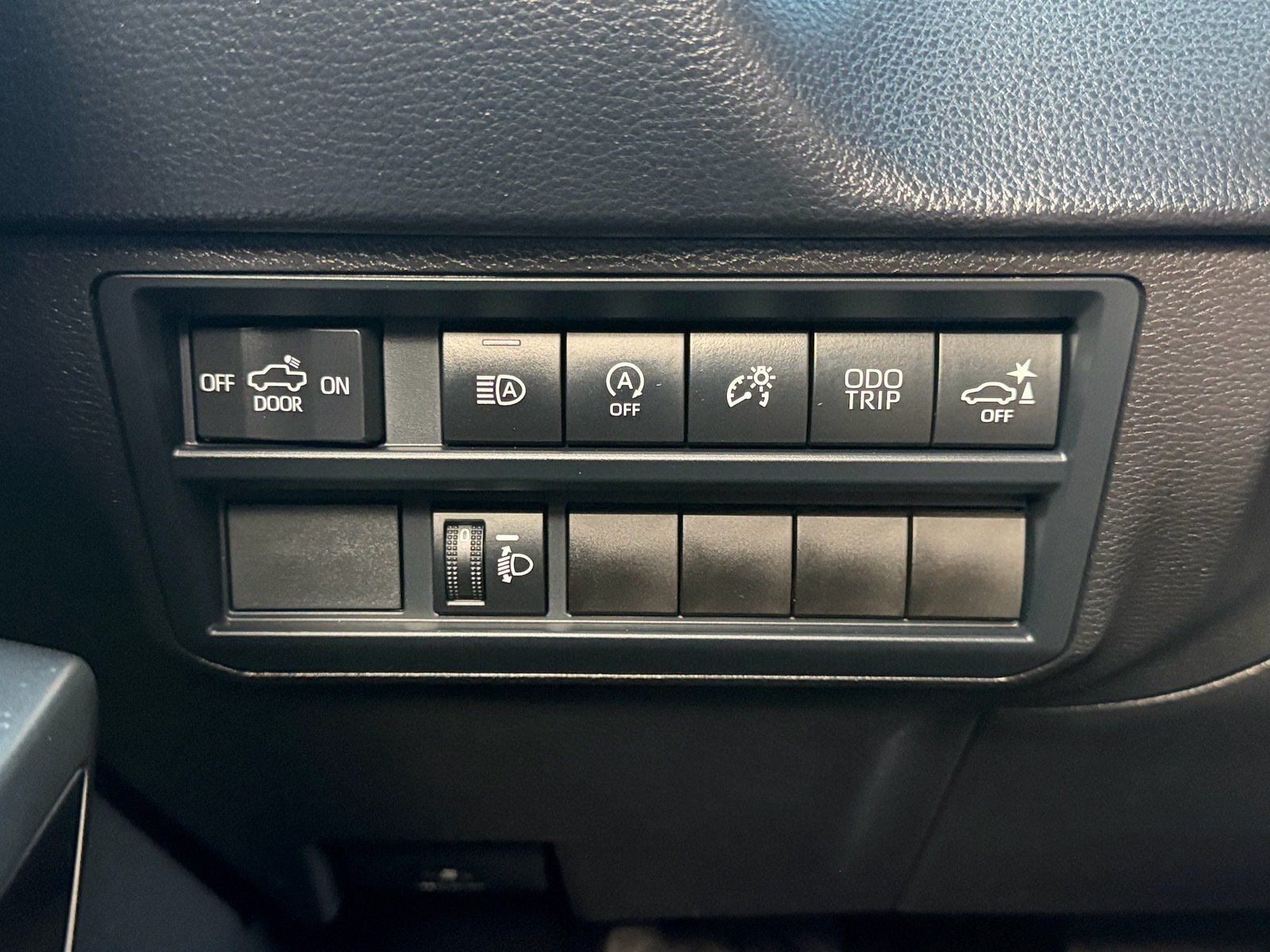 Used 2026 Toyota Tundra SR5 w/ SR5 Premium Package RWD image 33