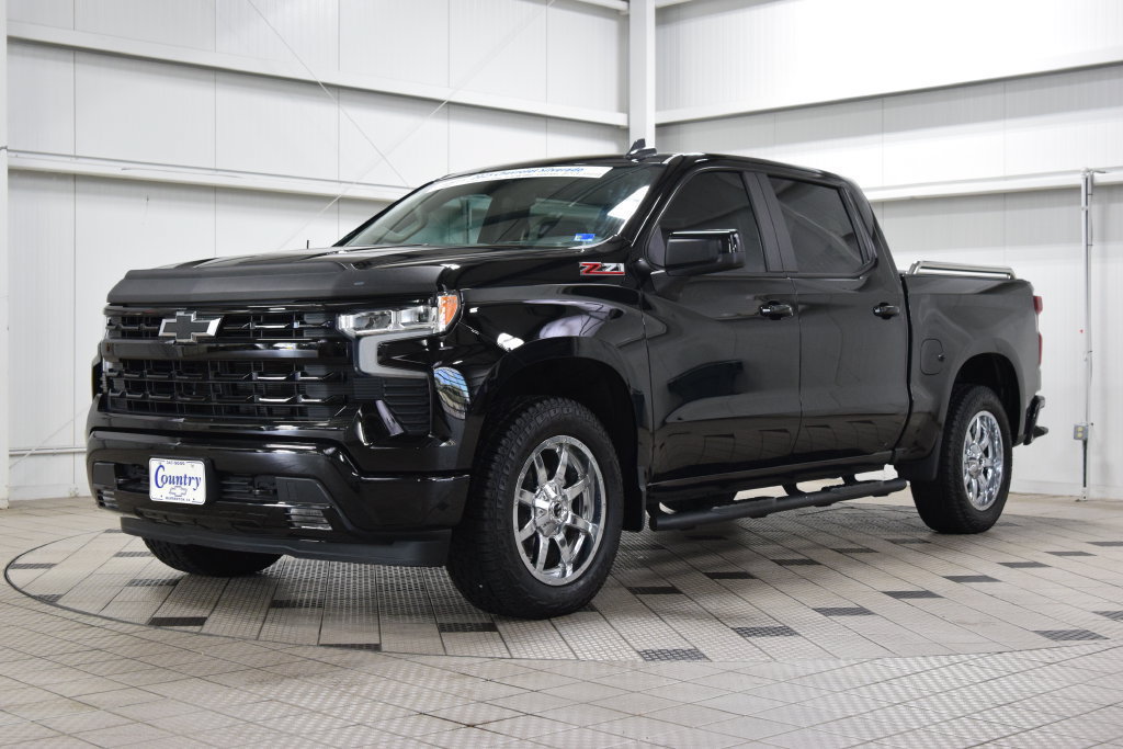 Used 2025 Chevrolet Silverado 1500 RST w/ Z71 Off-Road Package AWD/4WD image 3