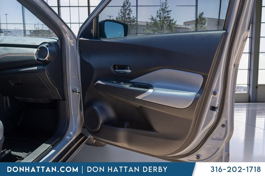 Used 2023 Nissan Kicks SR w/ SR Premium Package FWD image 26