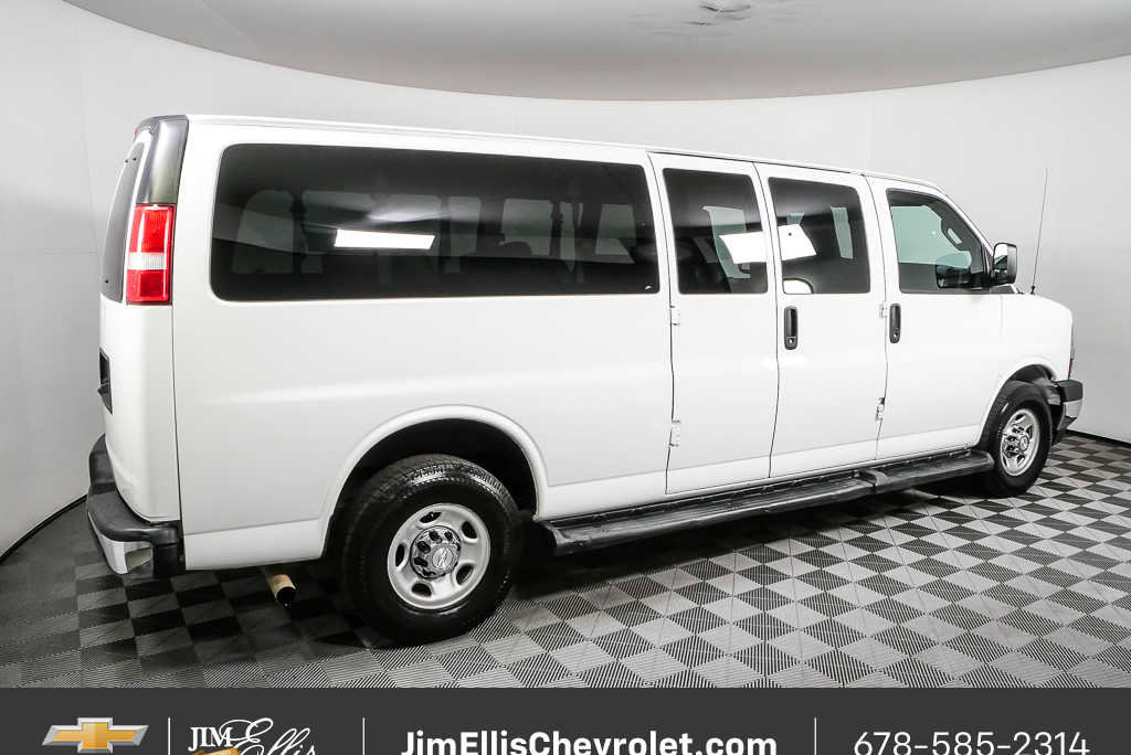 Used 2020 Chevrolet Express 3500 LT w/ LT Preferred Equipment Group RWD image 2