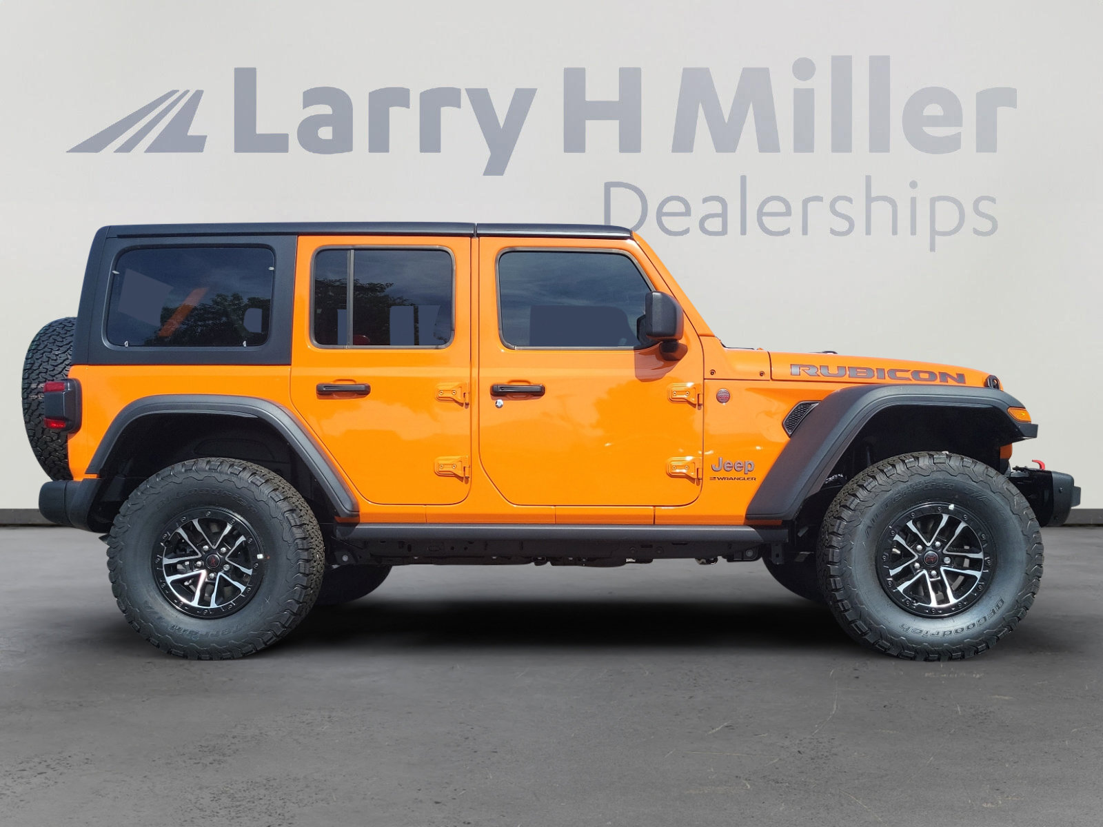 New 2025 Jeep Wrangler Unlimited Rubicon w/ XTREMEE 35" Tire Package image 6