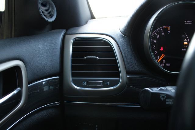 Used 2015 Jeep Grand Cherokee Overland AWD/4WD image 8