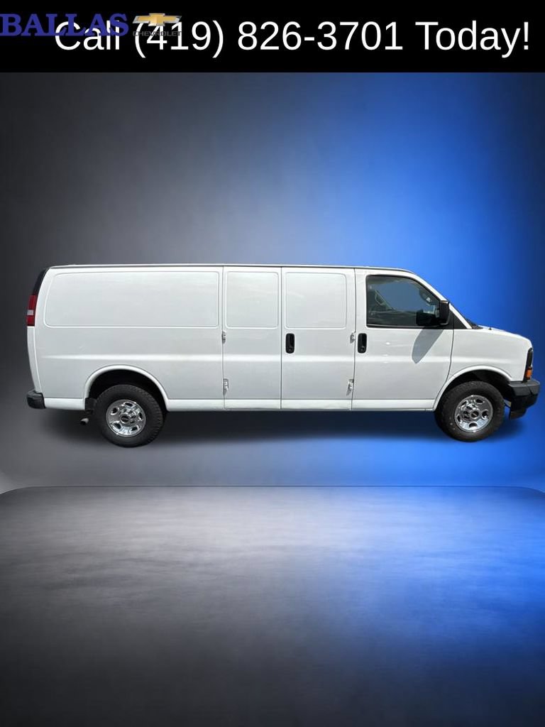 Certified 2017 GMC Savana 2500 Extended RWD image 5