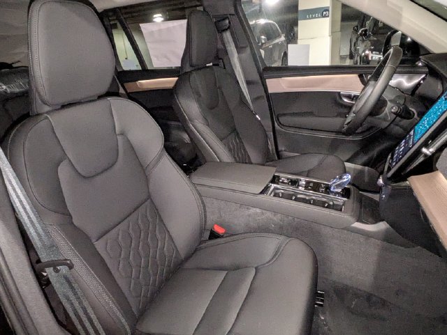New 2026 Volvo XC90 T8 Plus w/ Protection Package AWD/4WD image 30