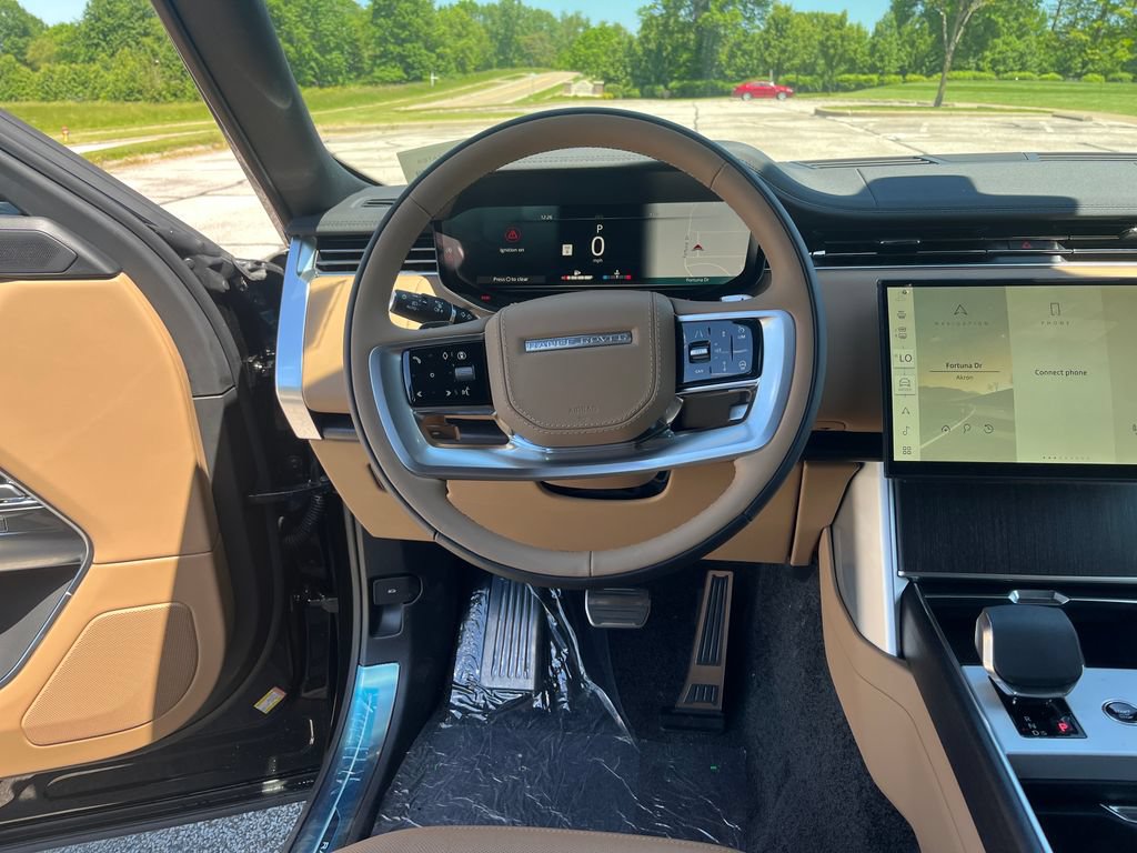 New 2026 Land Rover Range Rover Long Wheelbase SE AWD/4WD image 13