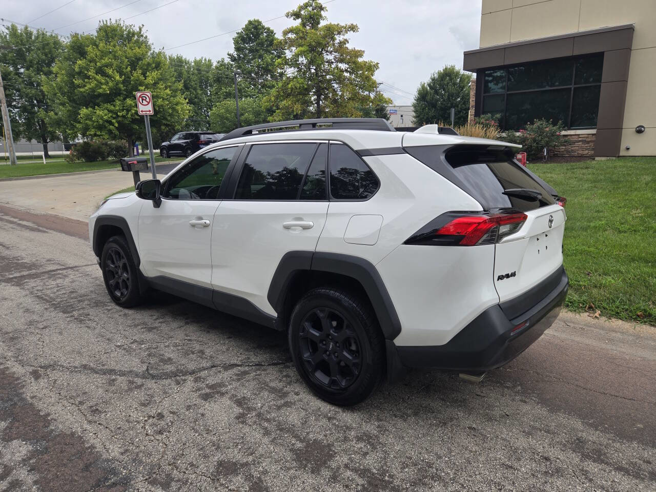 Used 2021 Toyota RAV4 TRD Off-Road image 8