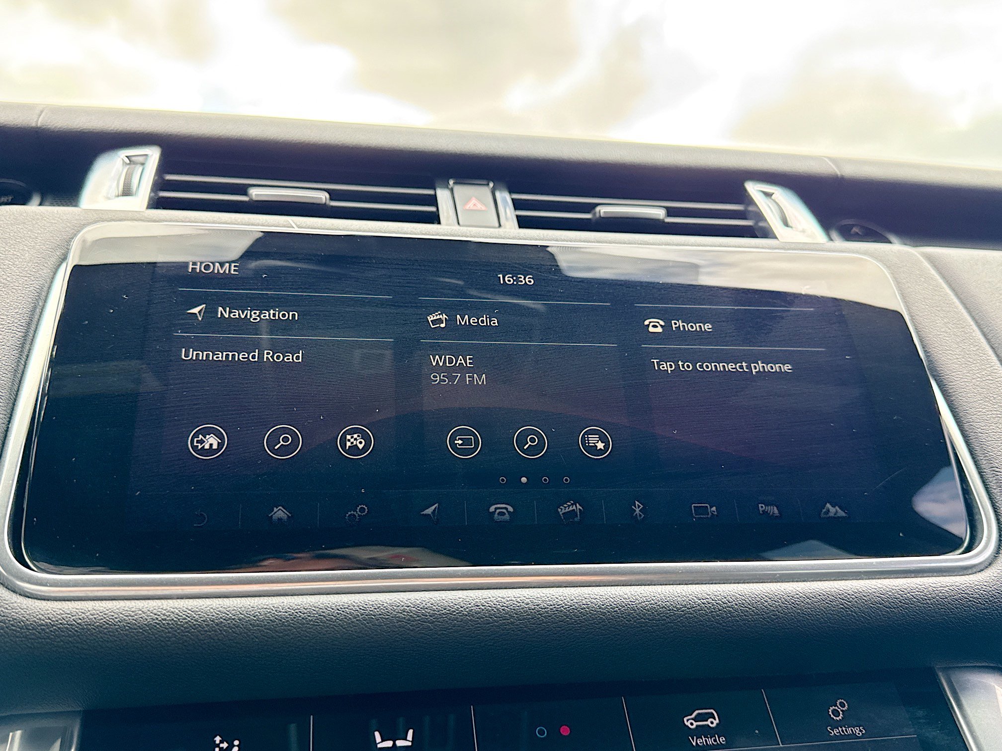 Used 2020 Land Rover Range Rover Sport HSE image 30