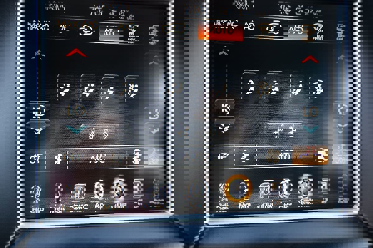 Used 2015 Jeep Grand Cherokee Altitude image 29