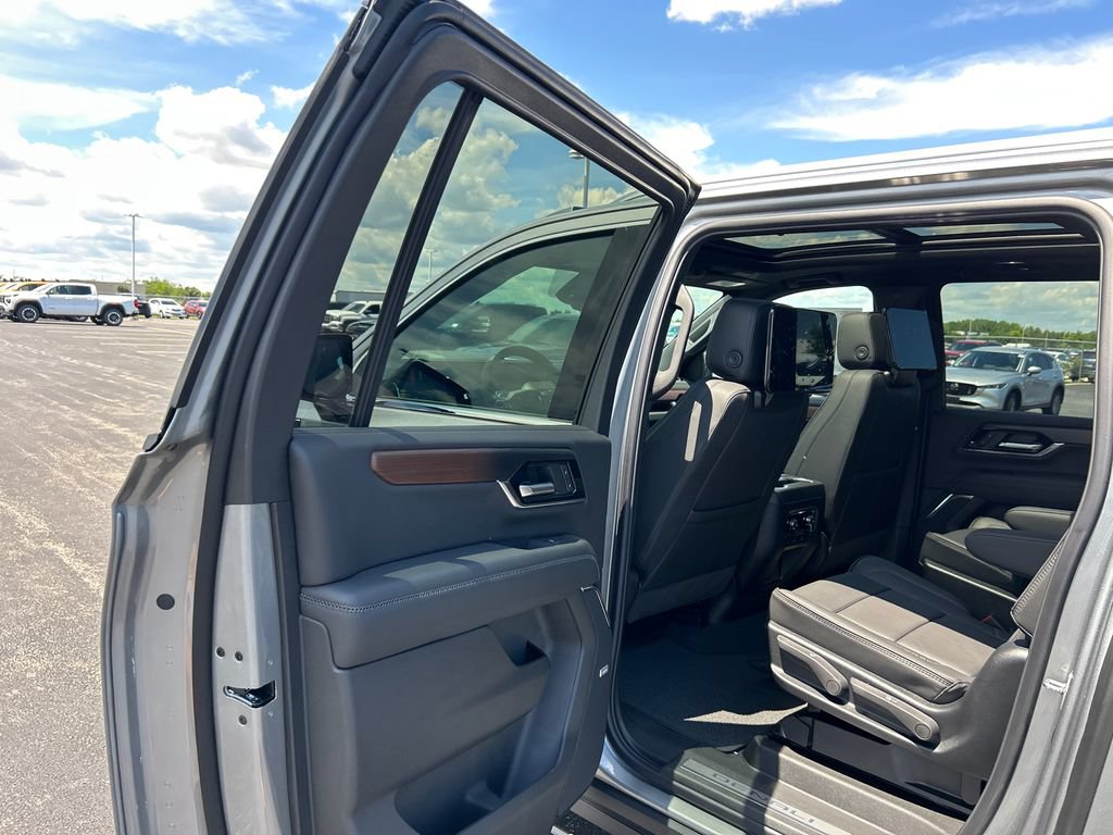 New 2026 GMC Yukon XL Denali w/ Denali Reserve Package AWD/4WD image 33