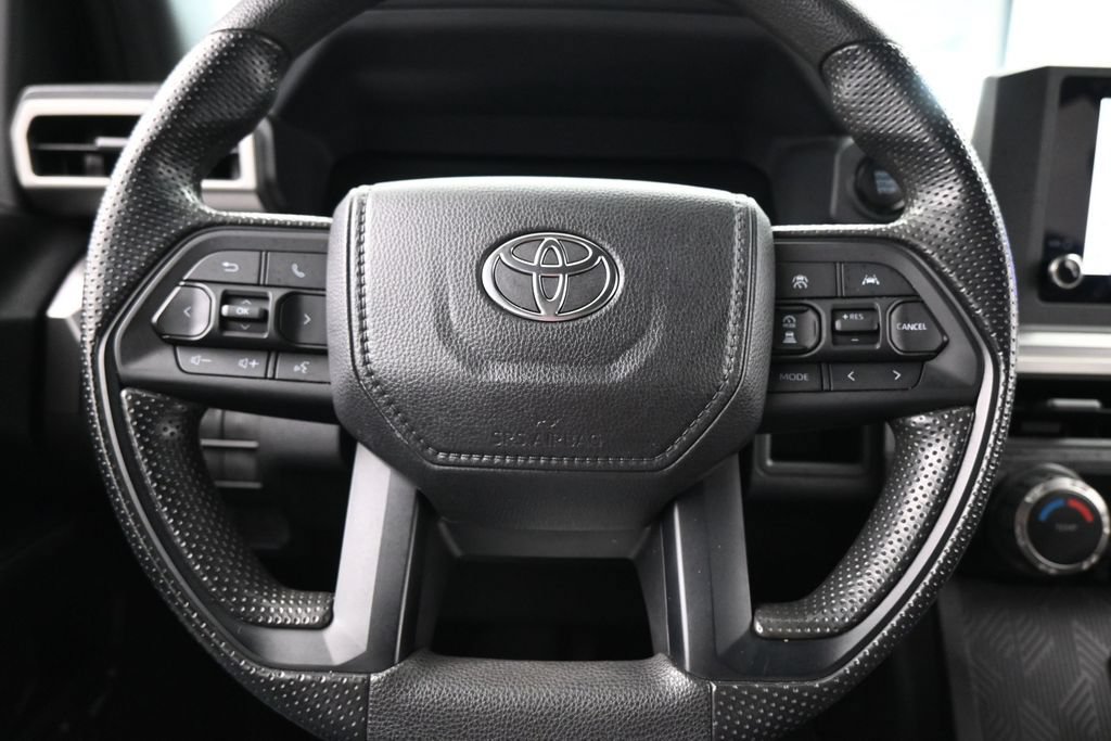 Used 2025 Toyota Tacoma SR5 AWD/4WD image 25