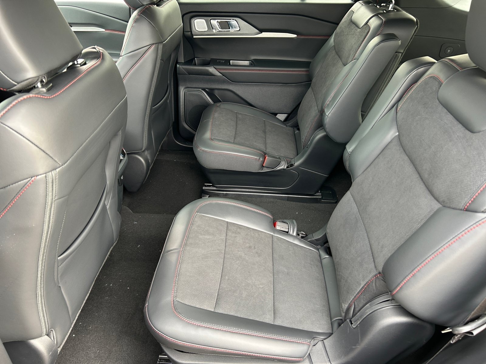 New 2026 Ford Explorer ST w/ Sun And Sound Package AWD/4WD image 17