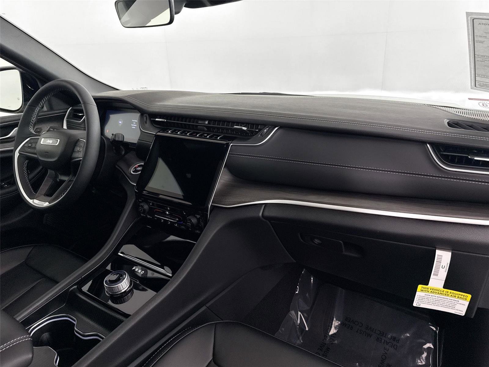 Used 2025 Jeep Grand Cherokee Limited image 45